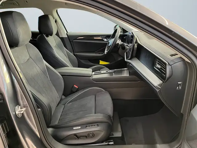 Volkswagen Passat view 10
