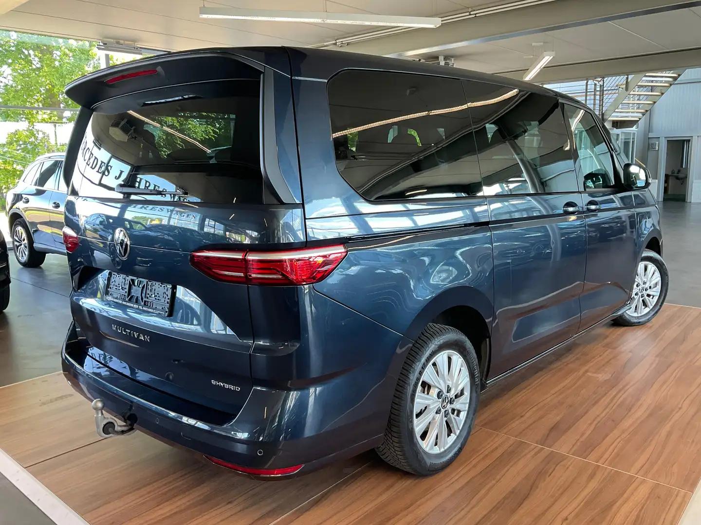Volkswagen T7 Multivan T7 Multivan Life lang HYBRID/AHK/KAMERA/7-Sitze Bleu - 2