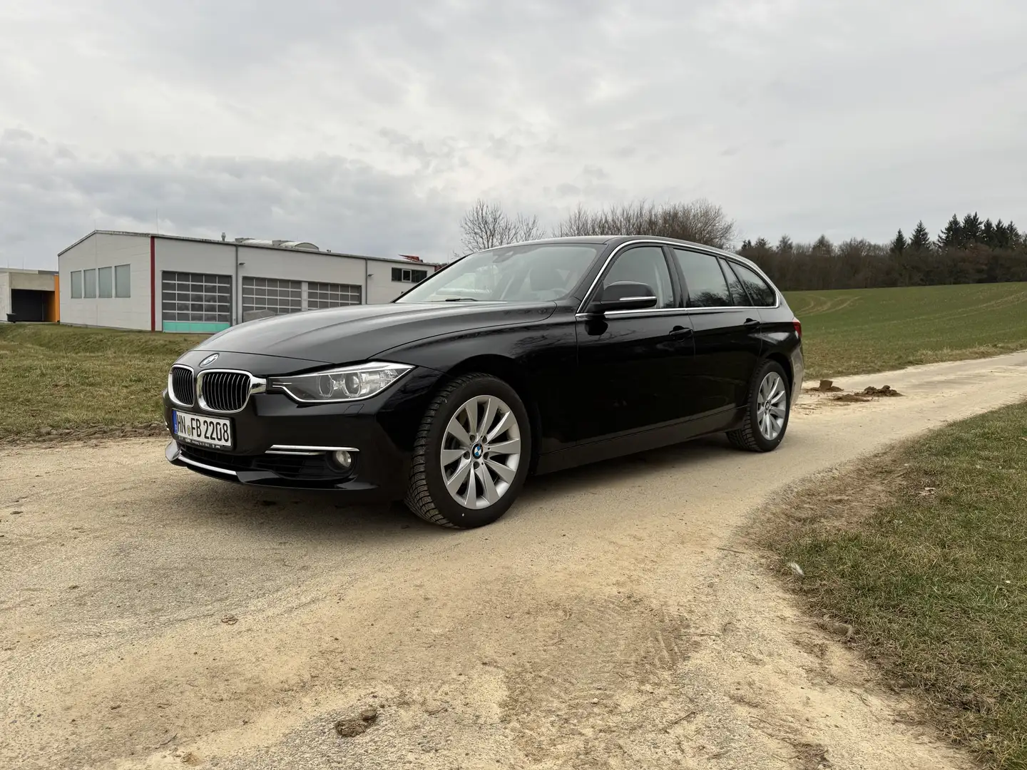 BMW 325 325d Touring Sport-Aut. Luxury Line - 1