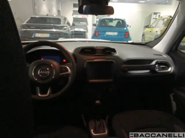 Jeep Renegade view 13