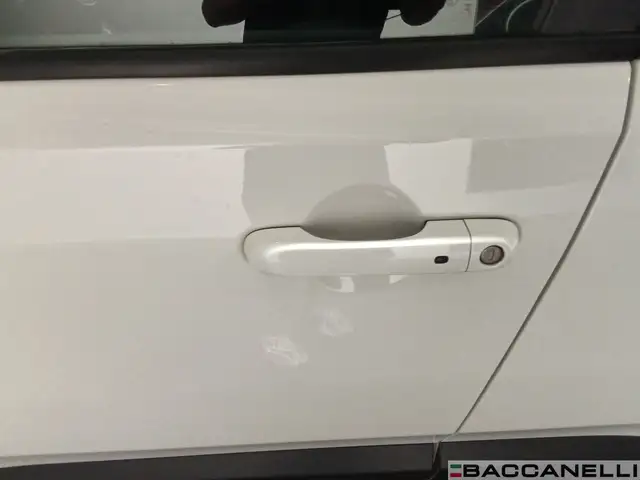 Jeep Renegade view 8