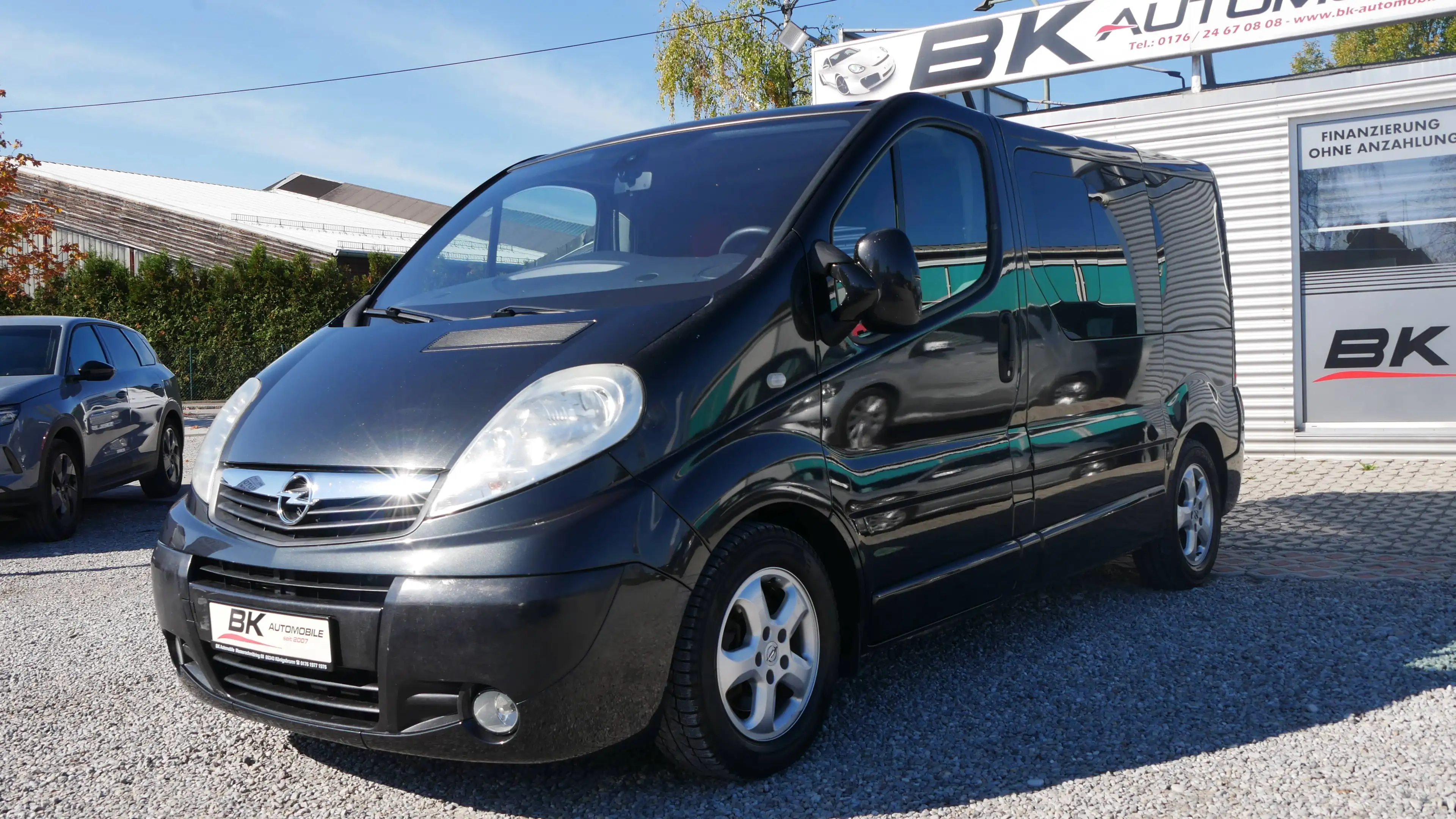 Opel Vivaro Automatik TÜV,- Kundendienst Neu AHK Einparkhilfe Klima Tempomat — photo 8