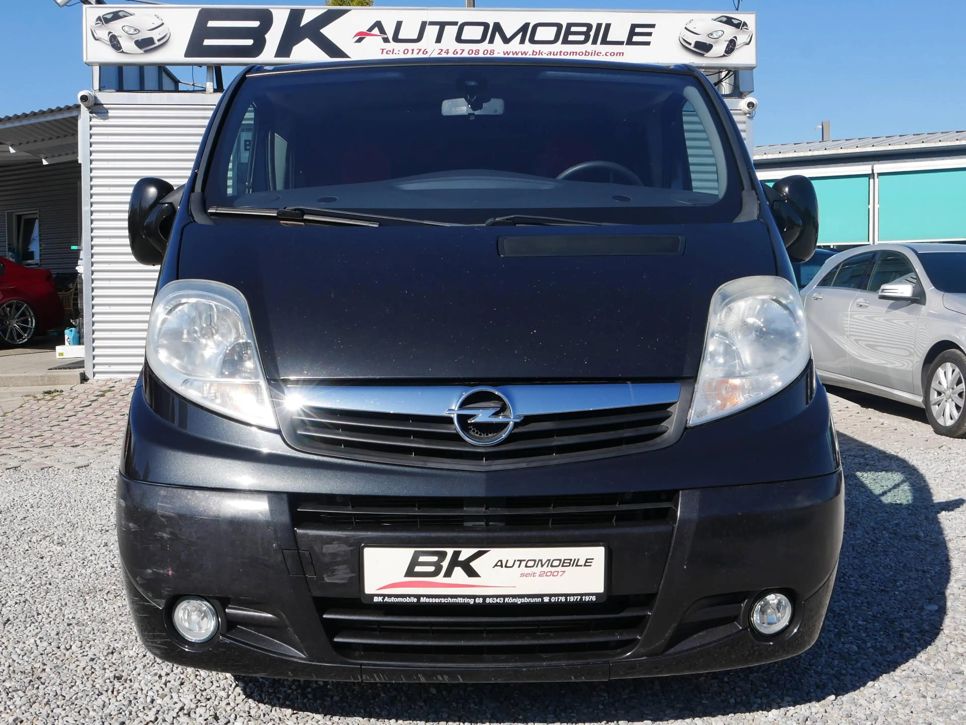 Opel Vivaro Automatik TÜV,- Kundendienst Neu AHK Einparkhilfe Klima Tempomat — photo 9
