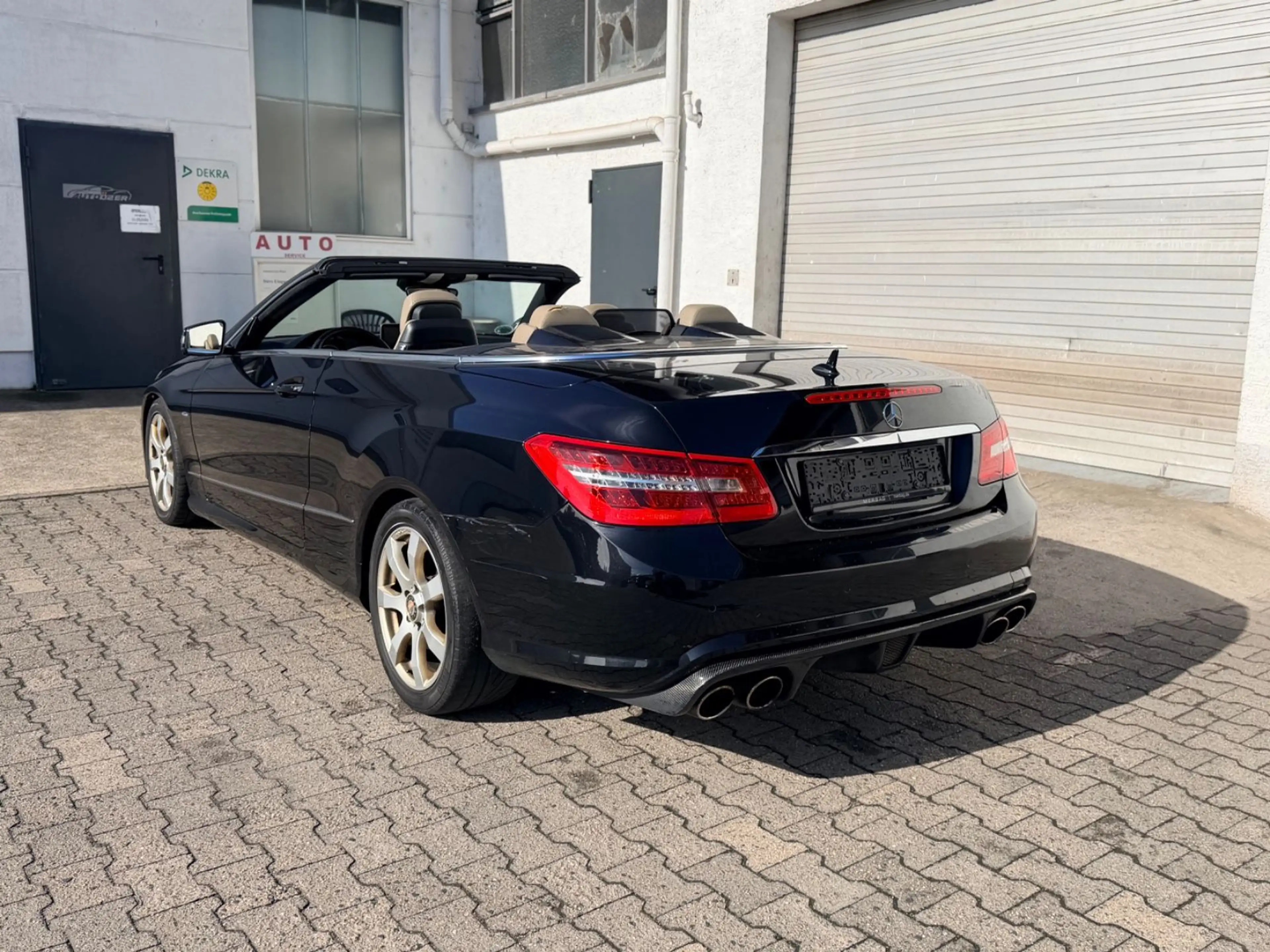 Mercedes-Benz E 200 200 CGI Cabrio AMG Line Ambiente Carplay — photo 9