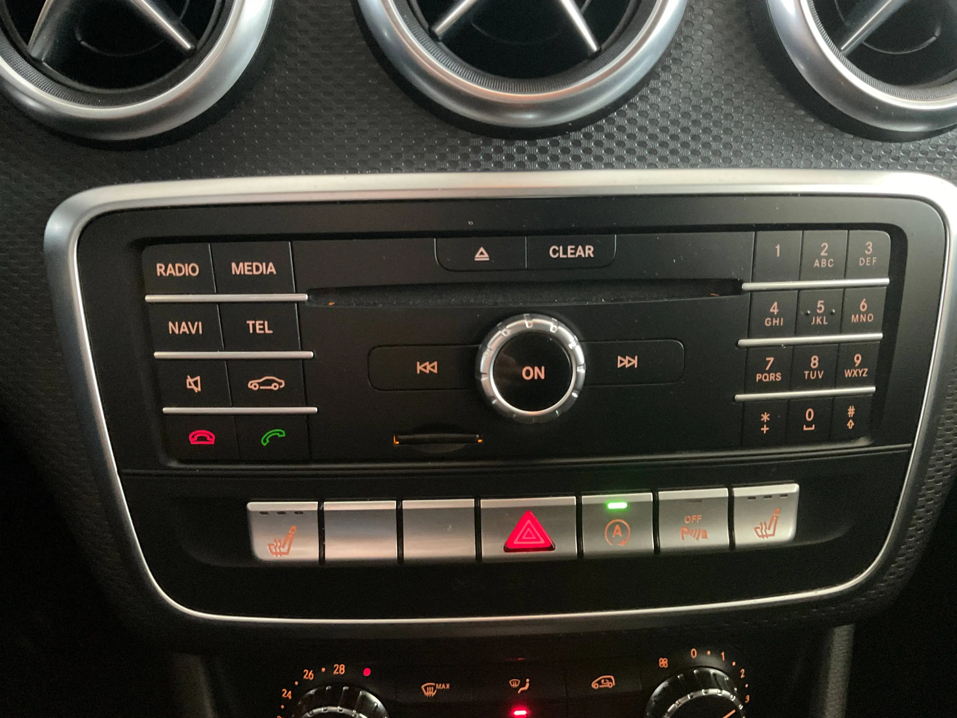 Mercedes-Benz A 180 A 180 Style PANO*GARMIN*GRA*AUDIO20 — photo 15