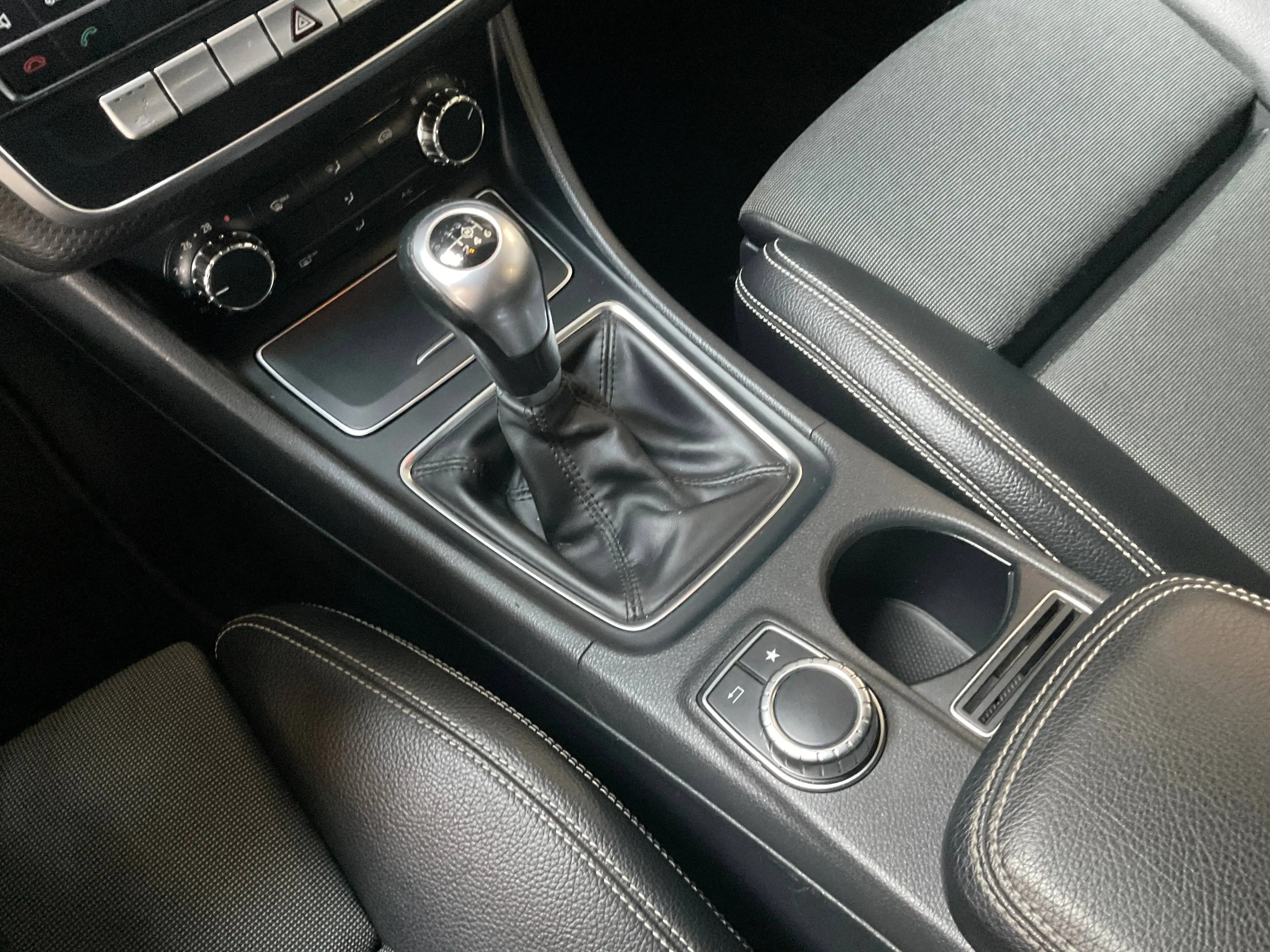 Mercedes-Benz A 180 A 180 Style PANO*GARMIN*GRA*AUDIO20 — photo 17