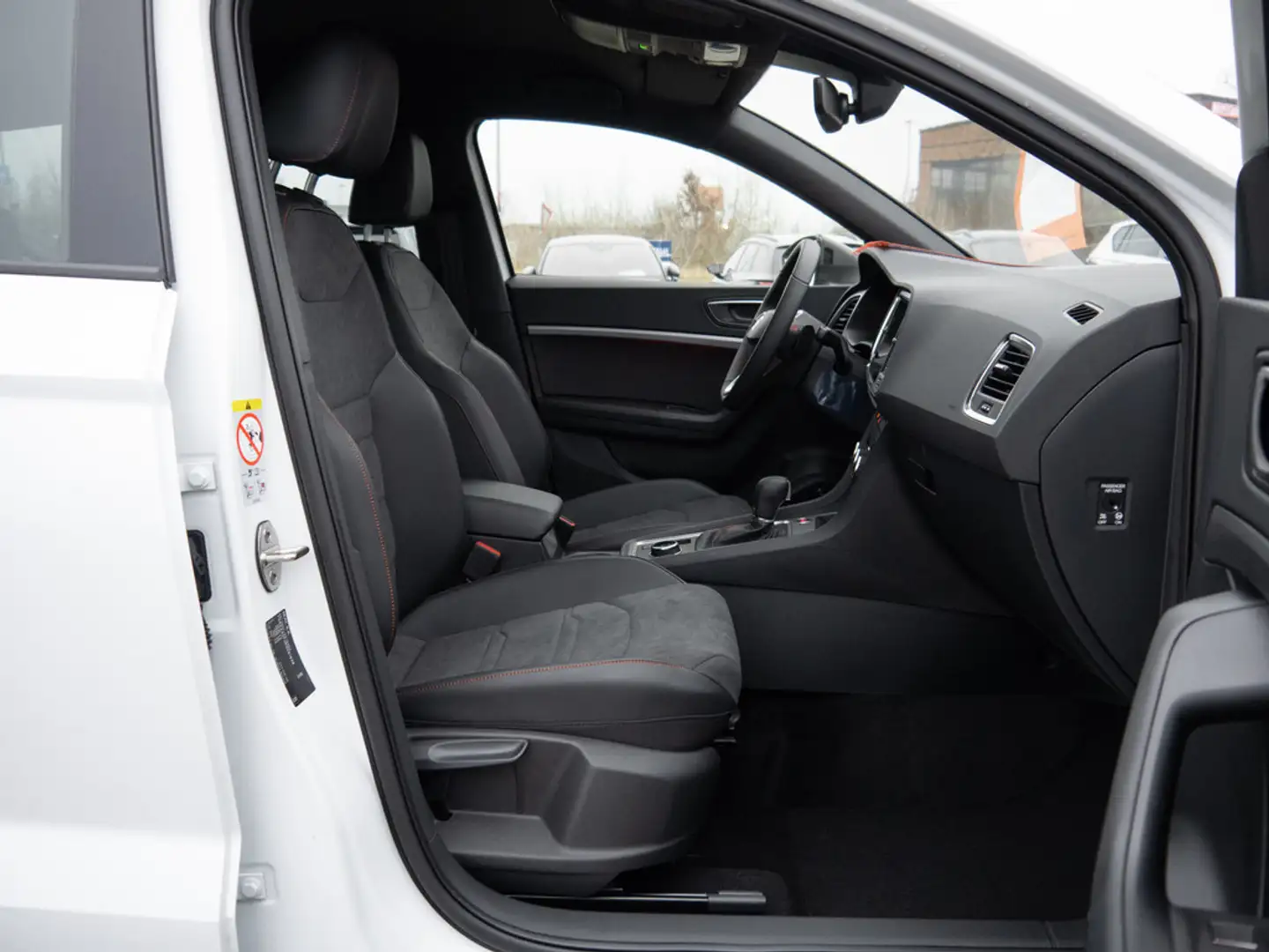 SEAT Ateca 2.0 TDI FR FR DSG SHZ KAMERA ACC LED Bianco - 2