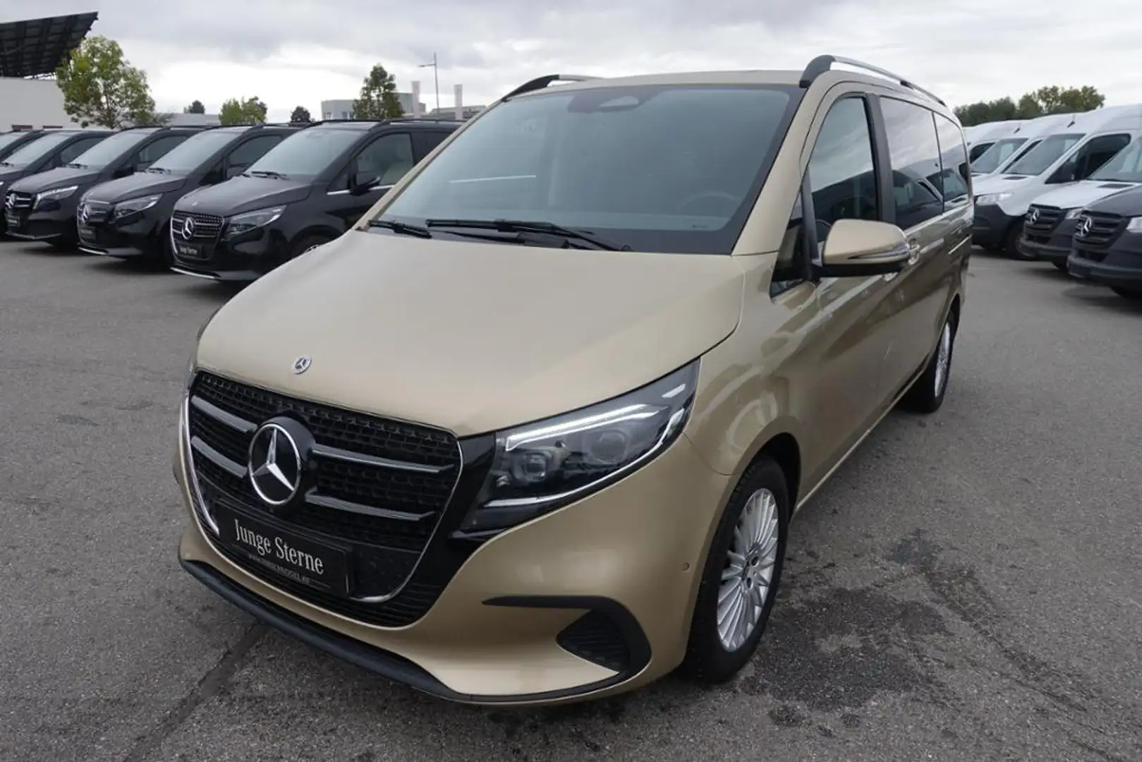 Mercedes-Benz V 220 d STYLE lang MOPF 7-Sitzer Distronic AHK Gold - 2