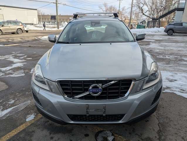 2011 Volvo XC60 AWD 5dr 3.2L Level II alt 2
