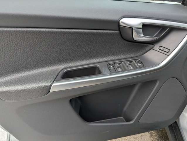 2011 Volvo XC60 AWD 5dr 3.2L Level II thumb 13