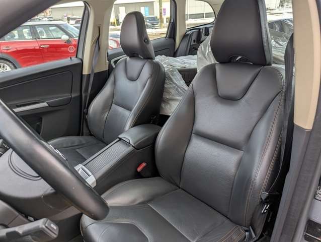 2011 Volvo XC60 AWD 5dr 3.2L Level II thumb 11