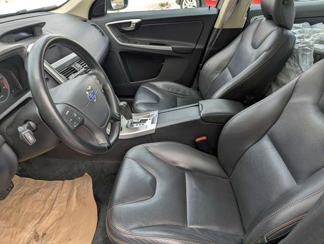 2011 Volvo XC60 AWD 5dr 3.2L Level II thumb 9