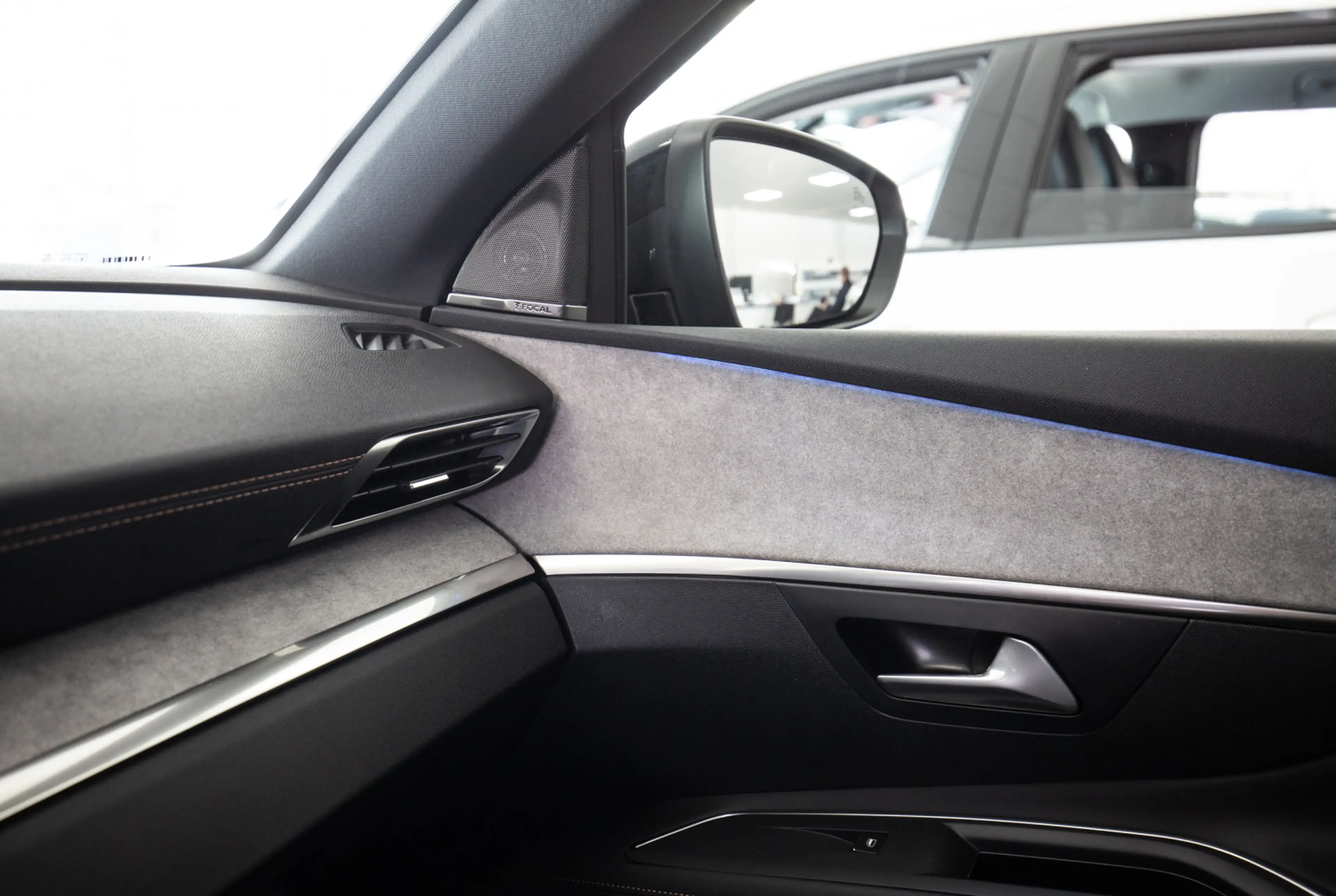 Peugeot 3008 GT 1.5 BlueHDi 130 EAT8 *PANO*EASY-PAKET*SHZ*MIRROR SCREEN* — photo 14