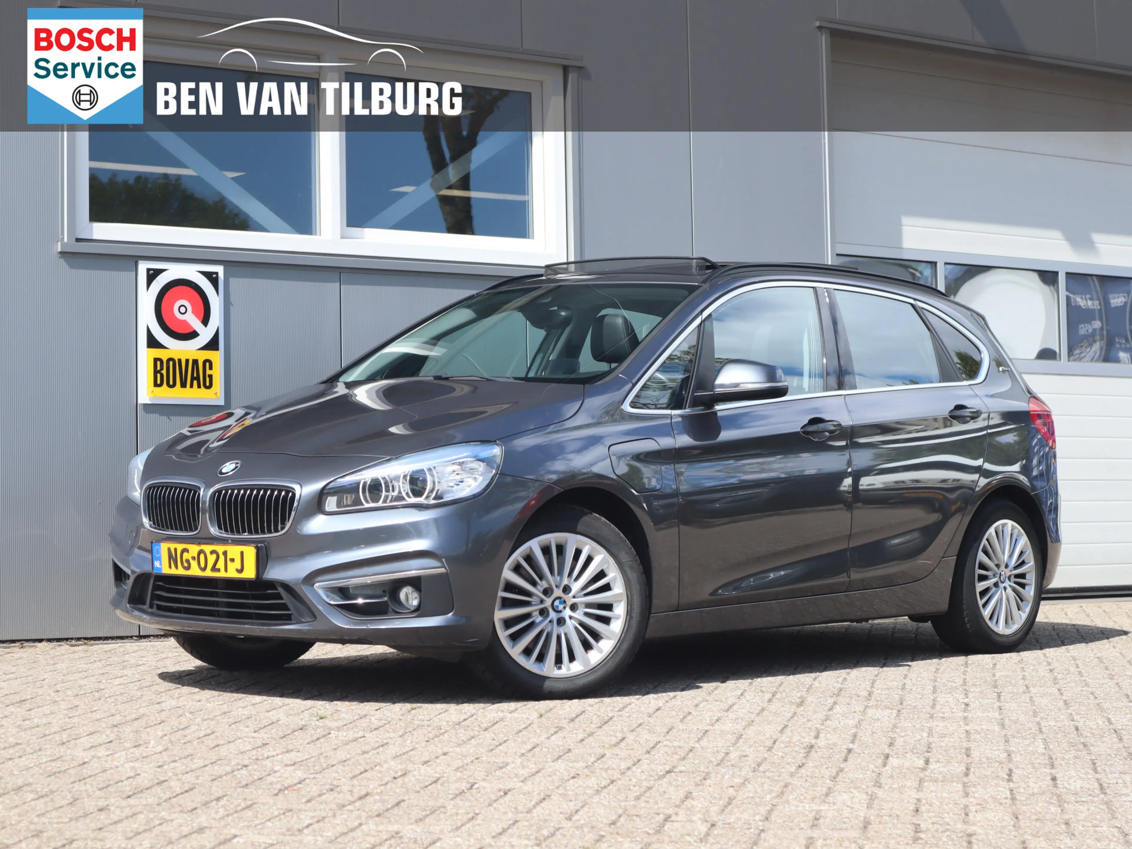 BMW 225 2-serie Active Tourer 225xe M Sport / Leder / Pano