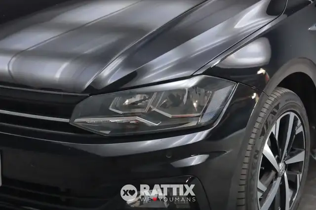 Volkswagen Polo view 3