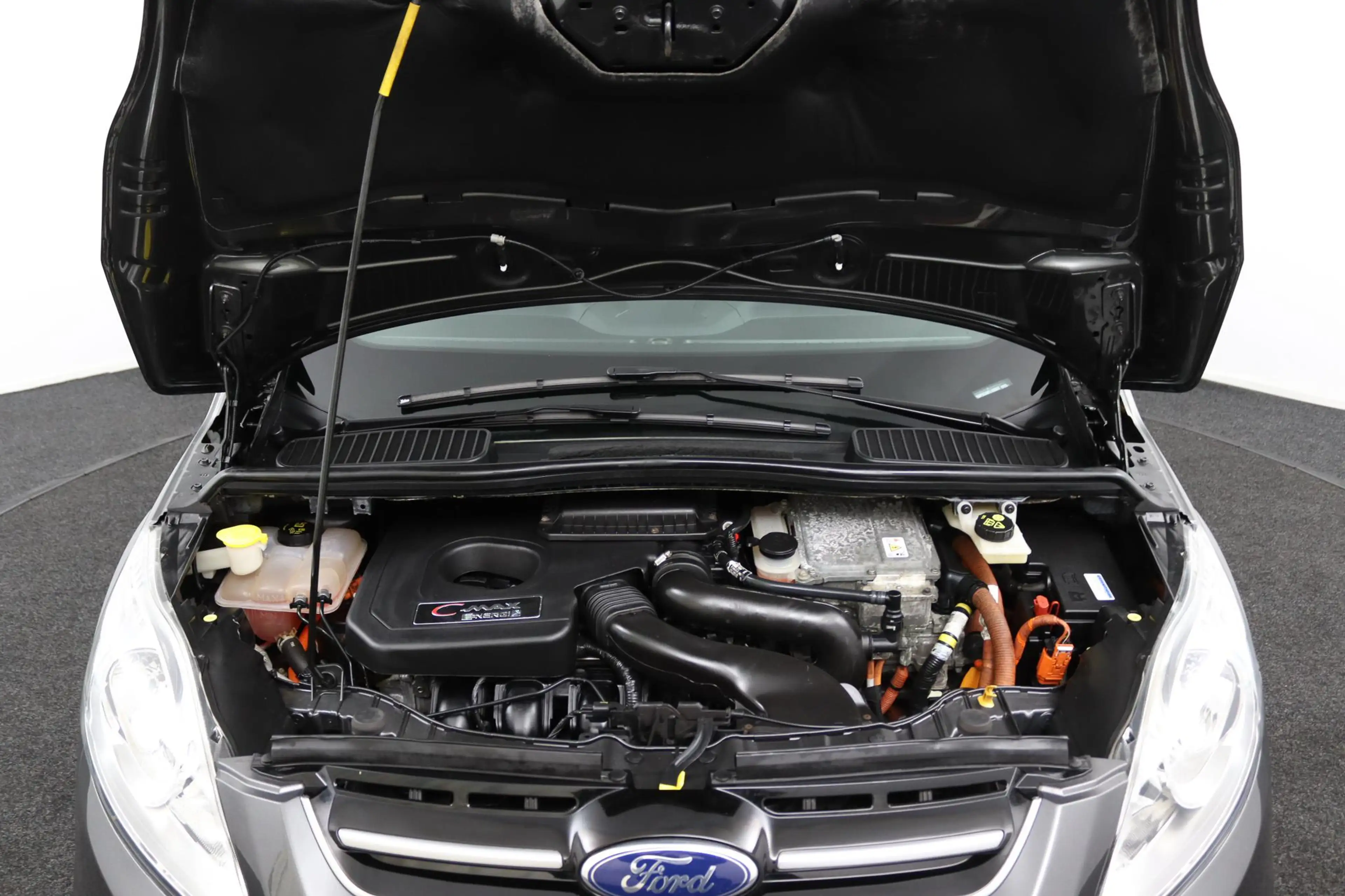 Ford C-Max 2.0 Plug-in Hybrid Titanium Plus — photo 11
