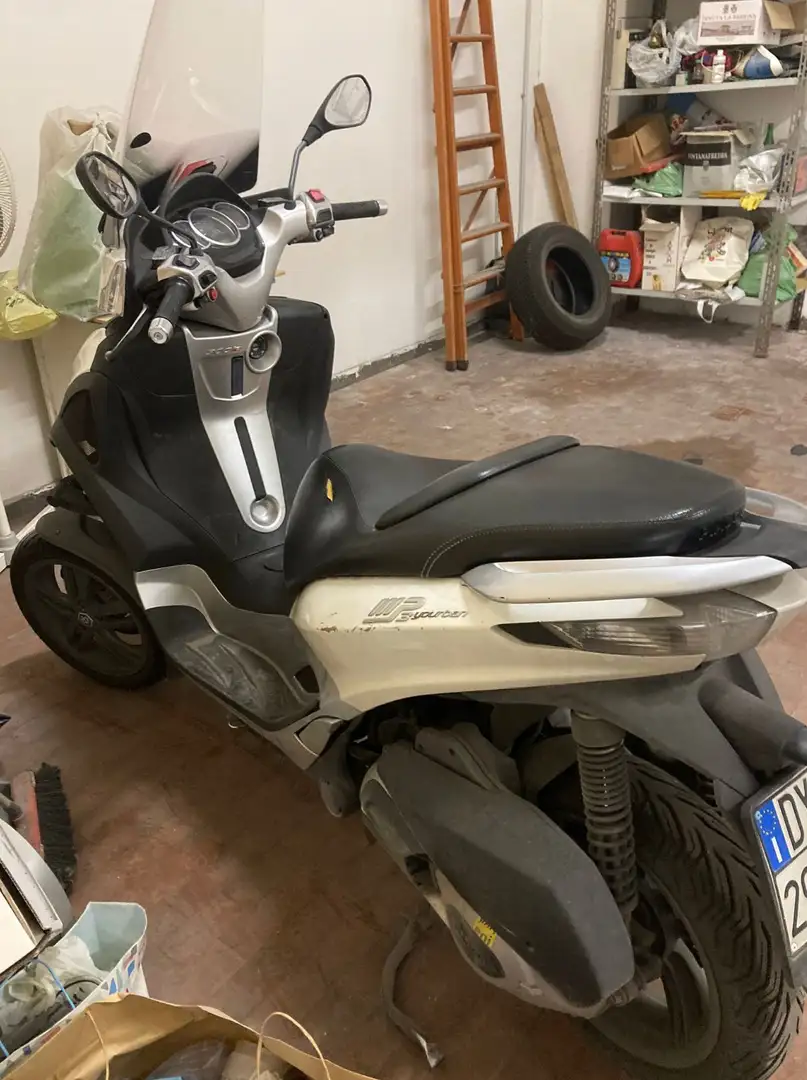 Piaggio MP3 YOURBAN 300 LT Zwart - 1