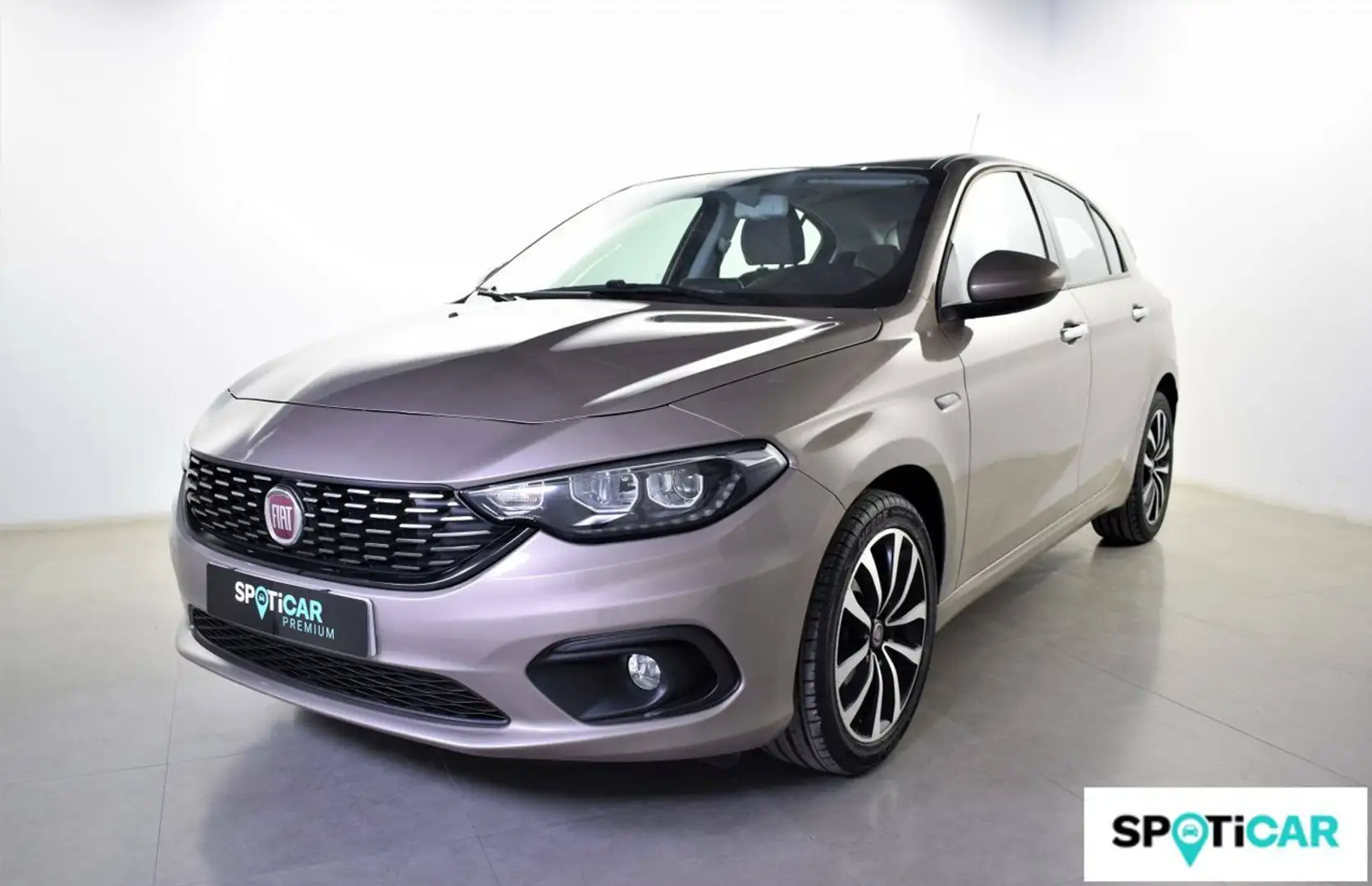 Fiat Tipo 1.4 16v  70kW (95CV) gasolina 5p. Lounge Beżowy - 1