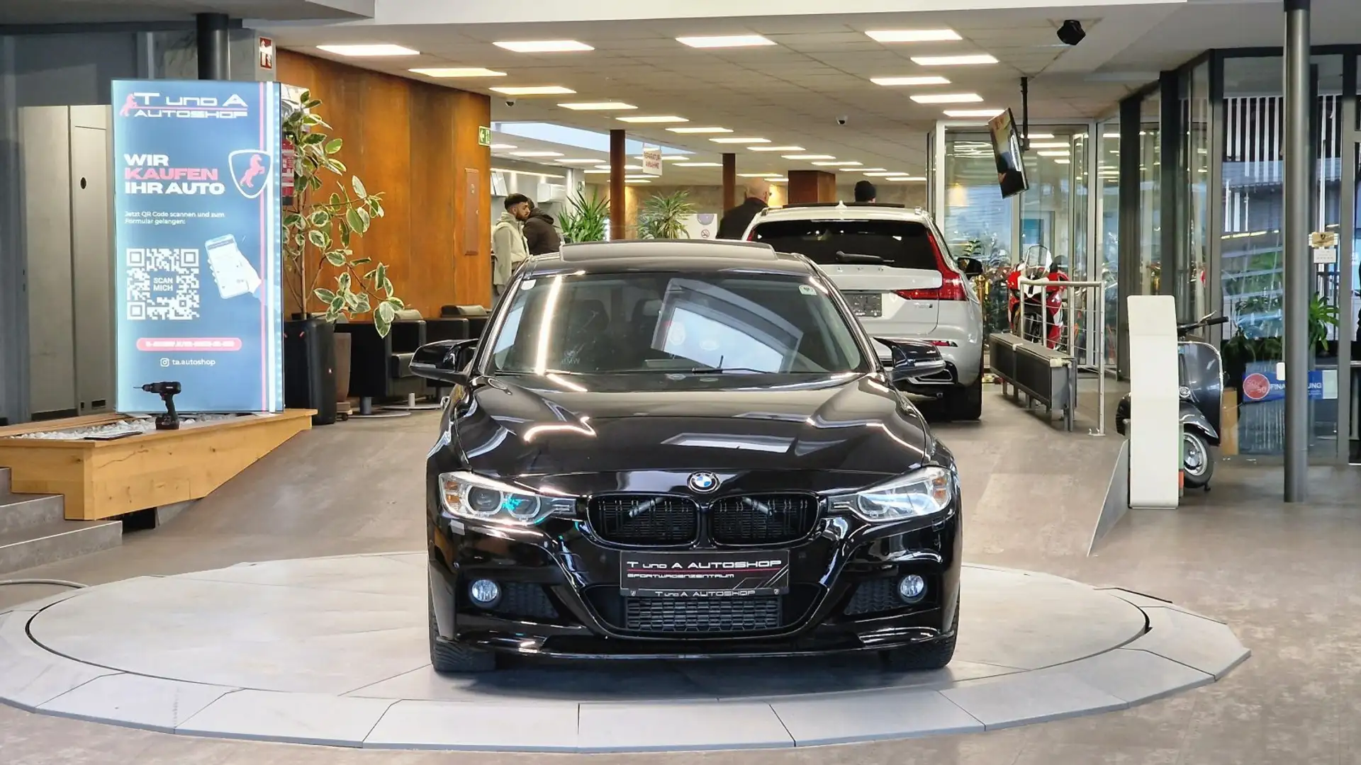 BMW 320 d M-Paket Lim Aut. *Navi*Schiebedach*PDC* Noir - 2