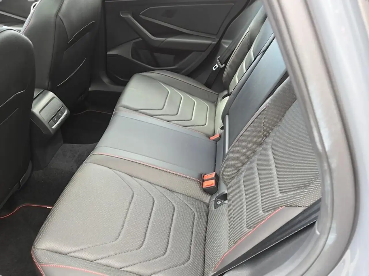 Volkswagen Jetta снимка Volkswagen Jetta