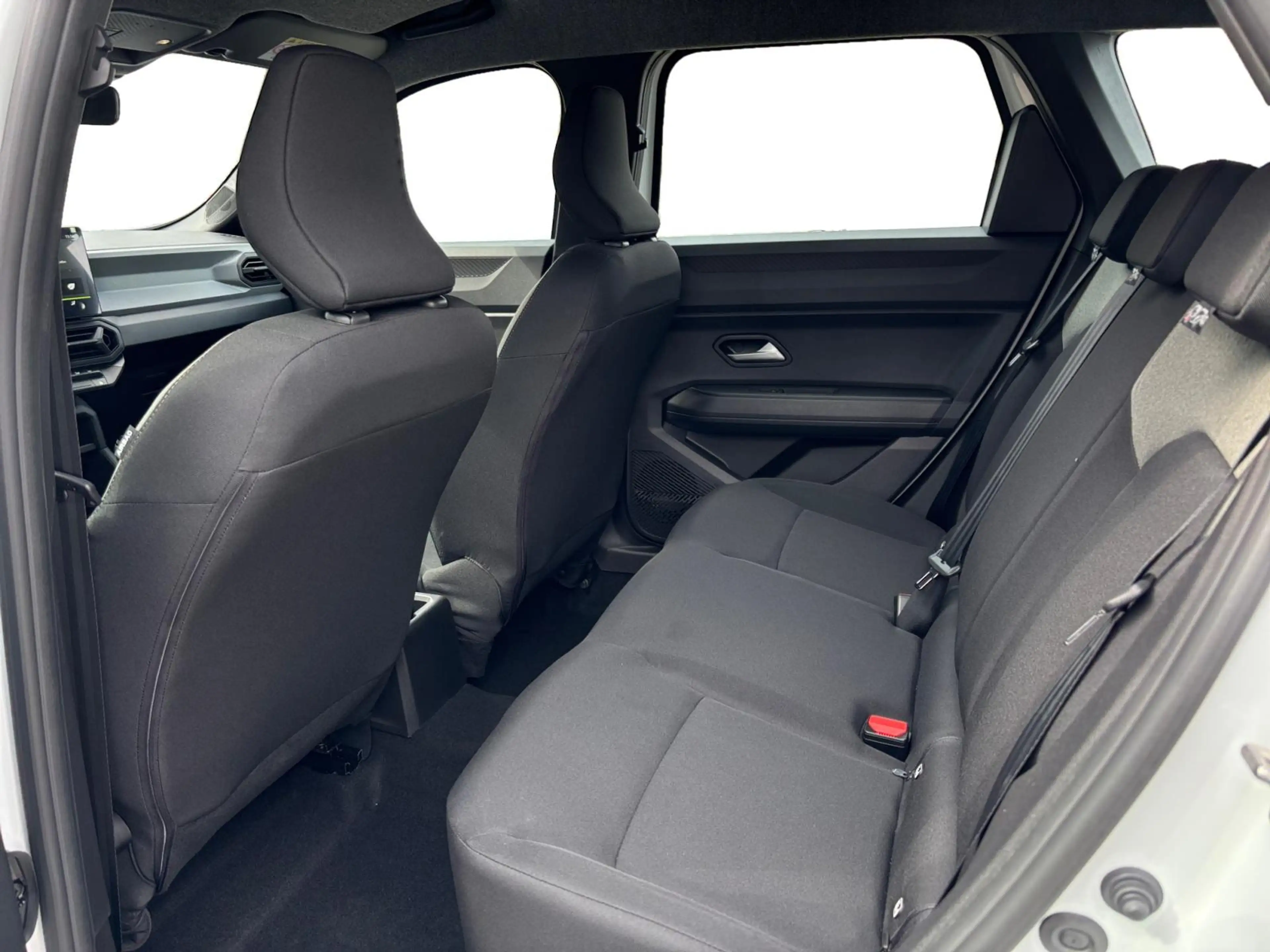 Dacia Bigster Essential mild hybrid-G 140 AKTION — photo 14