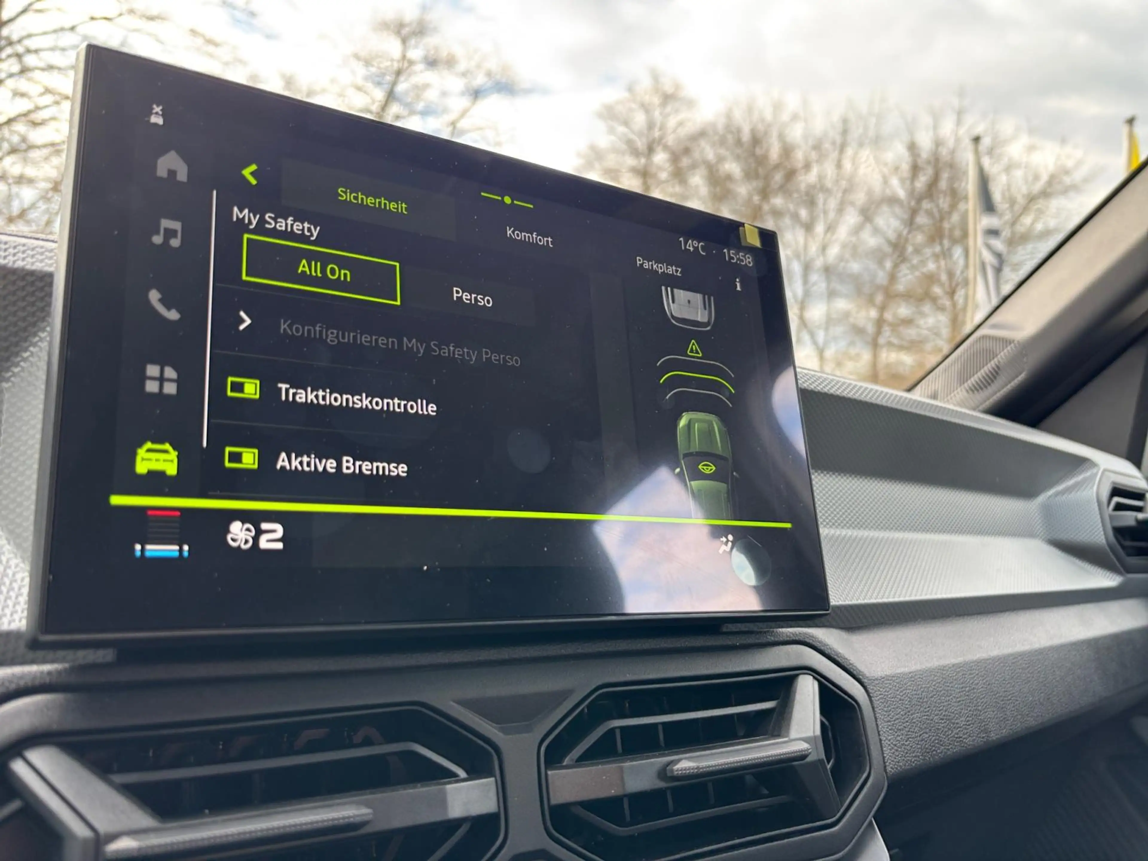 Dacia Bigster Essential mild hybrid-G 140 AKTION — photo 23