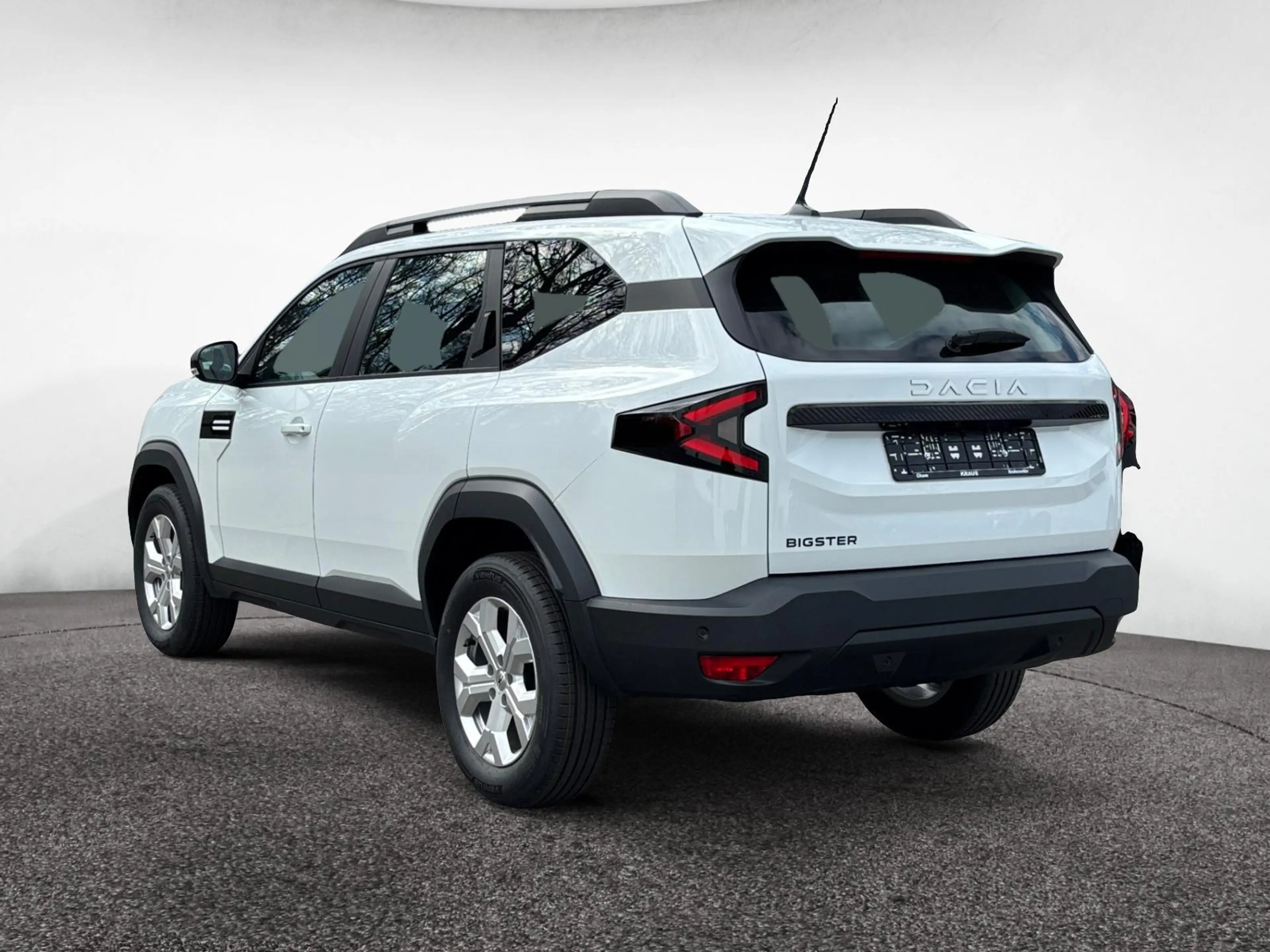 Dacia Bigster Essential mild hybrid-G 140 AKTION — photo 4