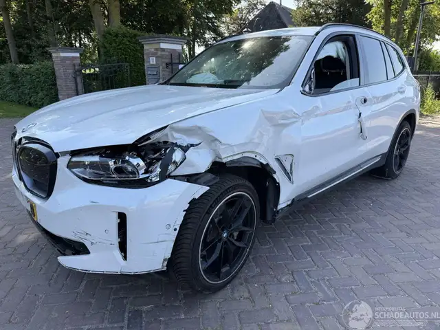 BMW iX3 Executive 80 kWh