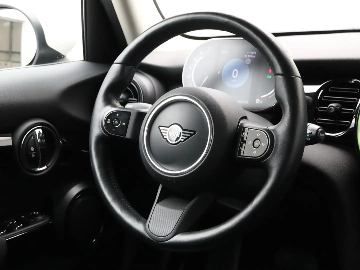 MINI Cooper 5-deurs Business Edition Aut. Noir - 2