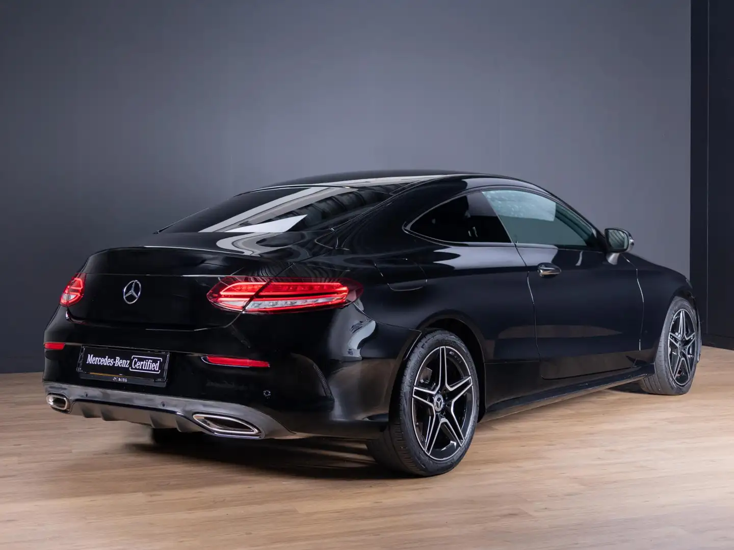 Mercedes-Benz C 200 Coupé Line: AMG Noir - 2