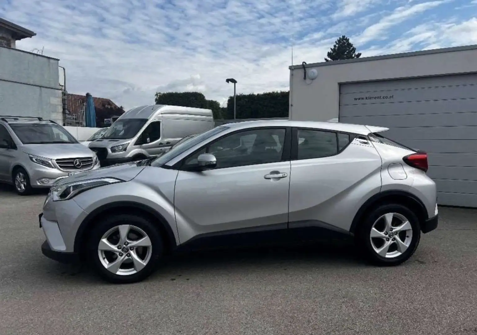 Toyota C-HR 1.2T CVT 4WD Distinctive - 2