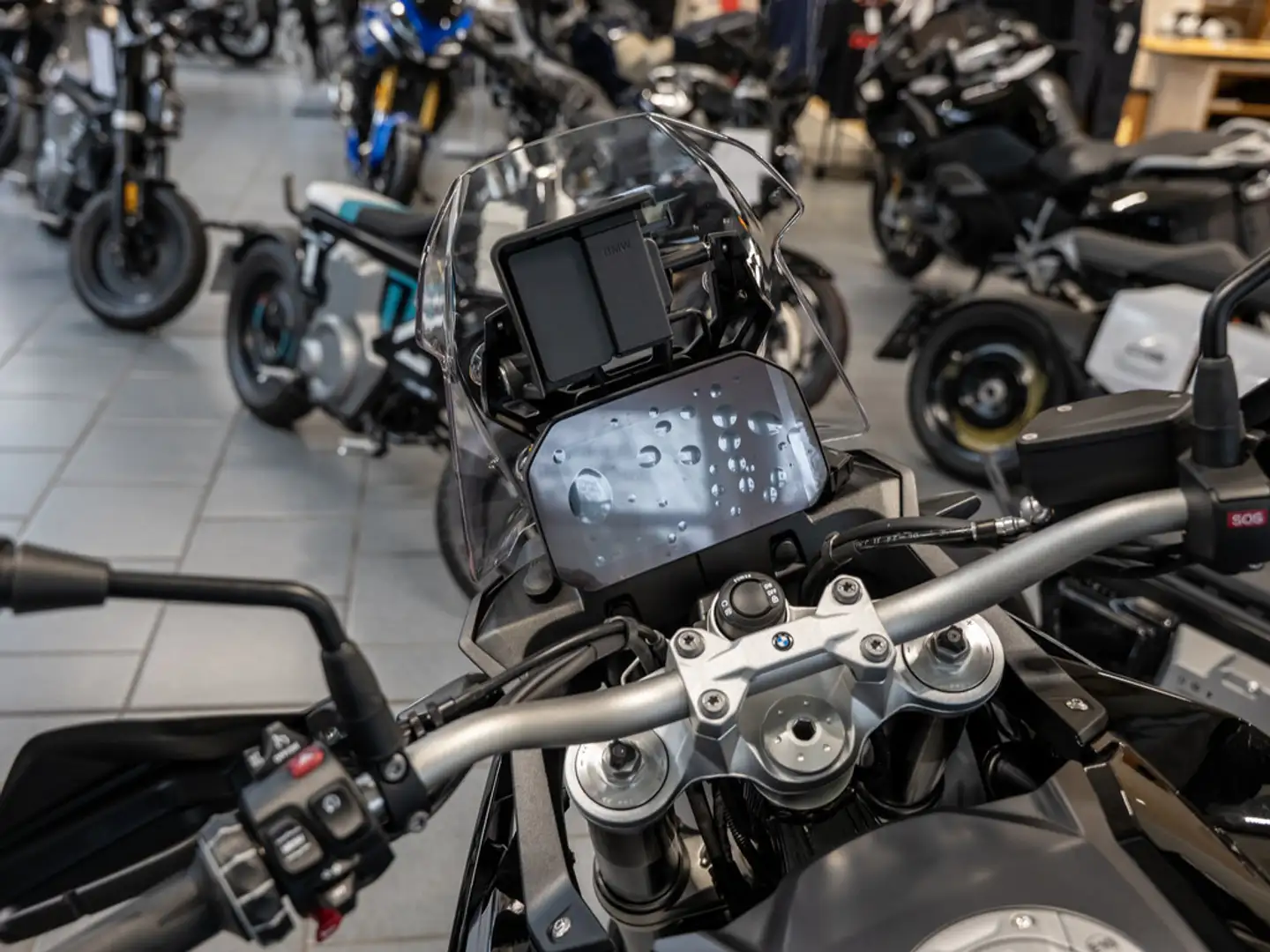 BMW F 900 GS AKRAPOVIC DYNAMIC-P. LED Zwart - 2