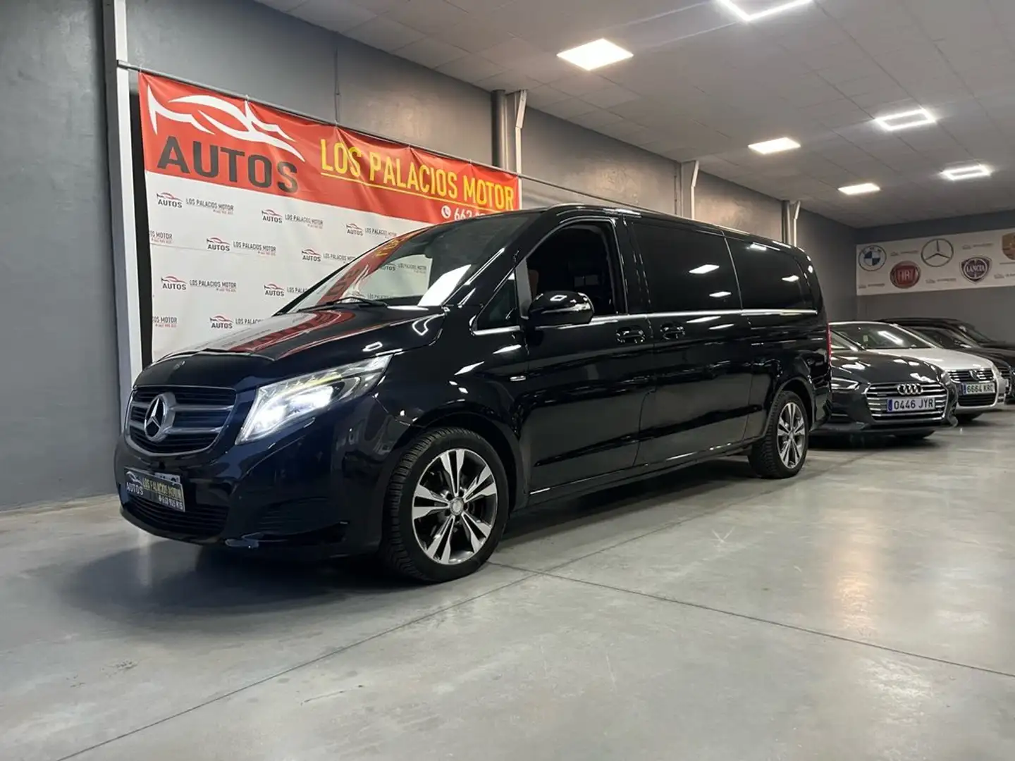 Mercedes-Benz V 220 d Avantgarde Extralargo Negro - 1