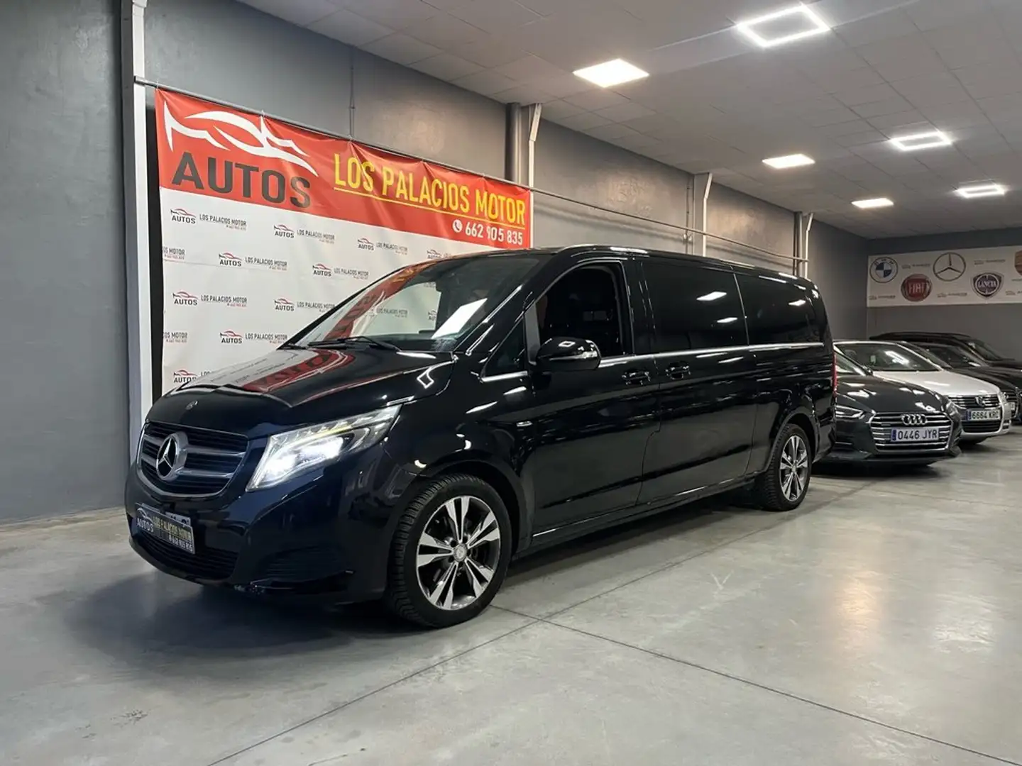 Mercedes-Benz V 220 d Avantgarde Extralargo Negro - 2