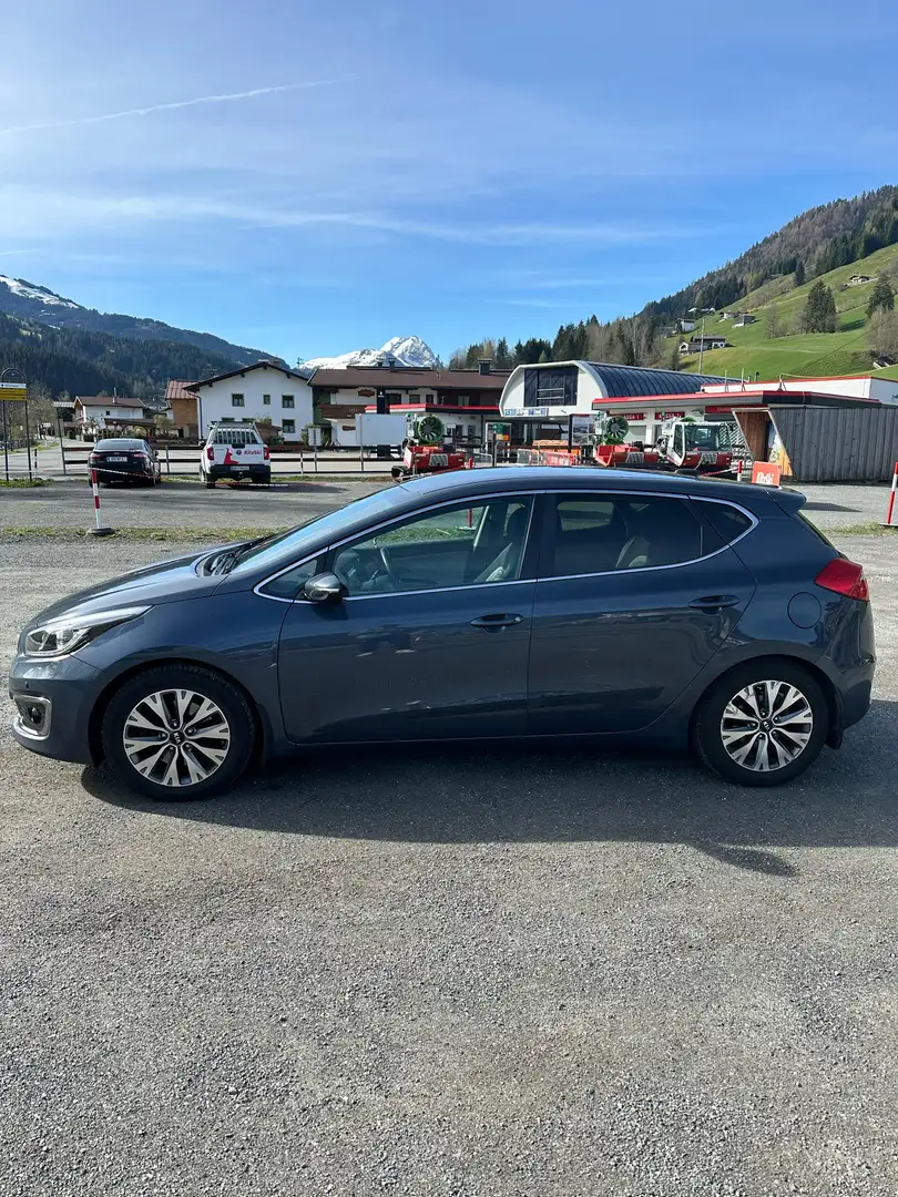 Kia Ceed / cee'd 1,6 CRDi Silber Blau - 2