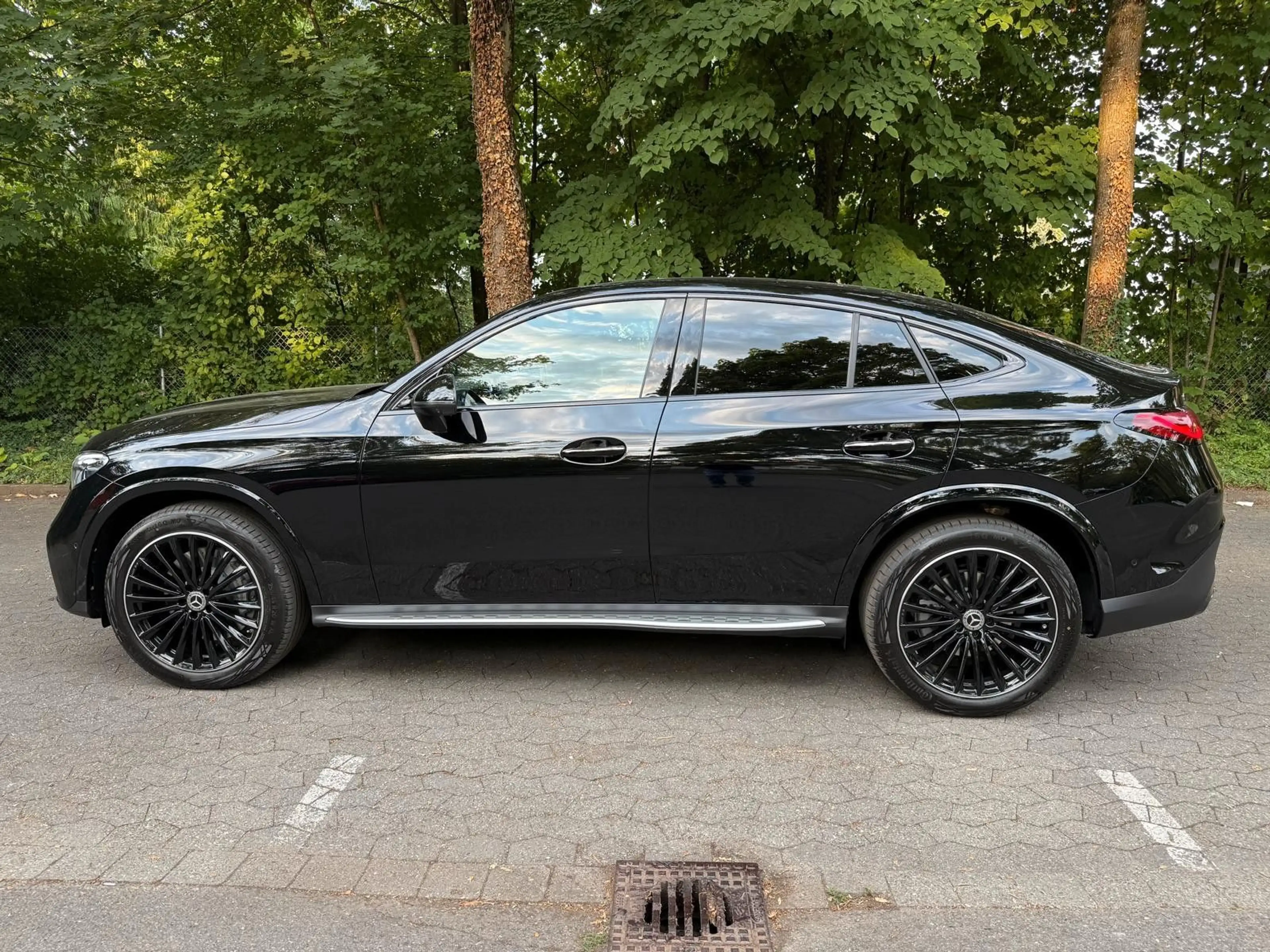 Mercedes-Benz GLC 220 4M Coupé AMG Premium 20" Pano — photo 3
