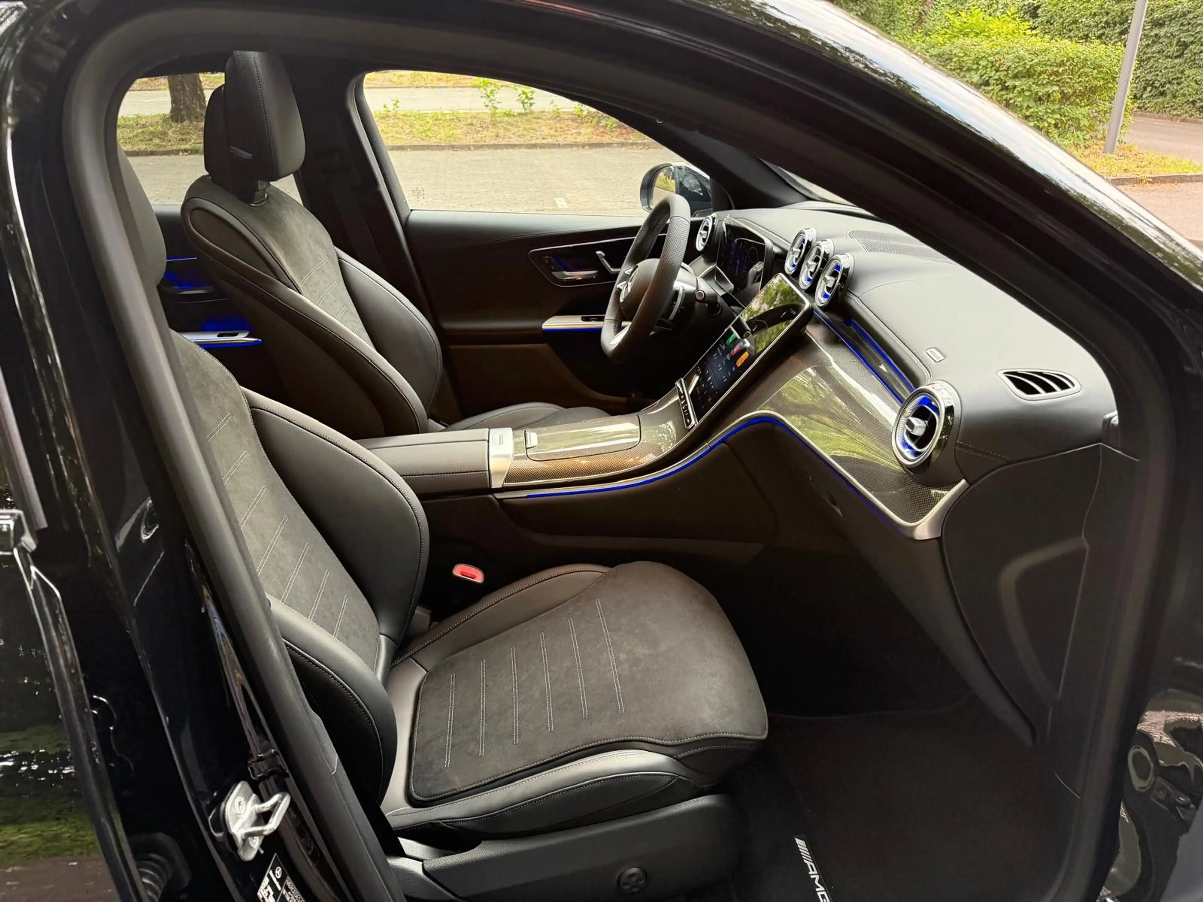 Mercedes-Benz GLC 220 4M Coupé AMG Premium 20" Pano — photo 9