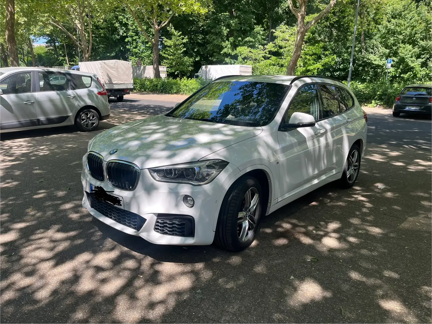 BMW X1 X1 sDrive18i Aut. M Sport Weiß - 1