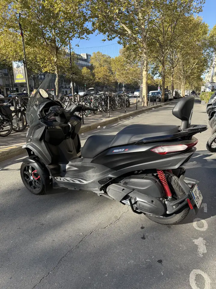 Piaggio MP3 400