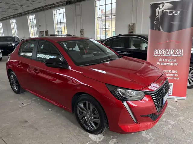 Peugeot 208 en vente chez une concession Italie
