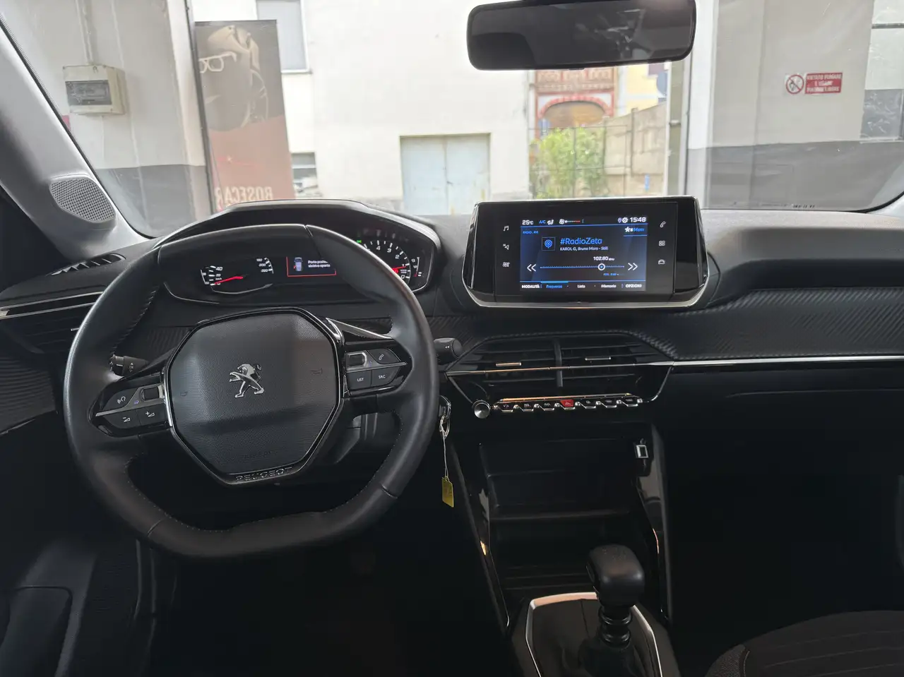 Peugeot 208 — photo 7 sur 15