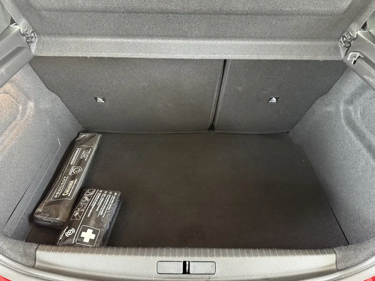 Peugeot 208 — photo 13 sur 15