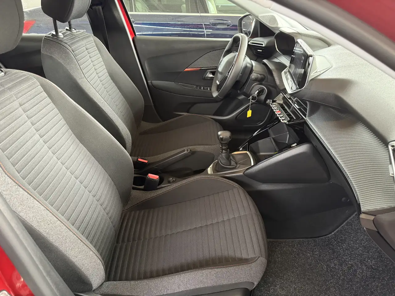 Peugeot 208 — photo 6 sur 15
