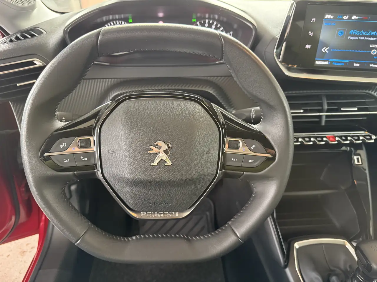 Peugeot 208 — photo 8 sur 15