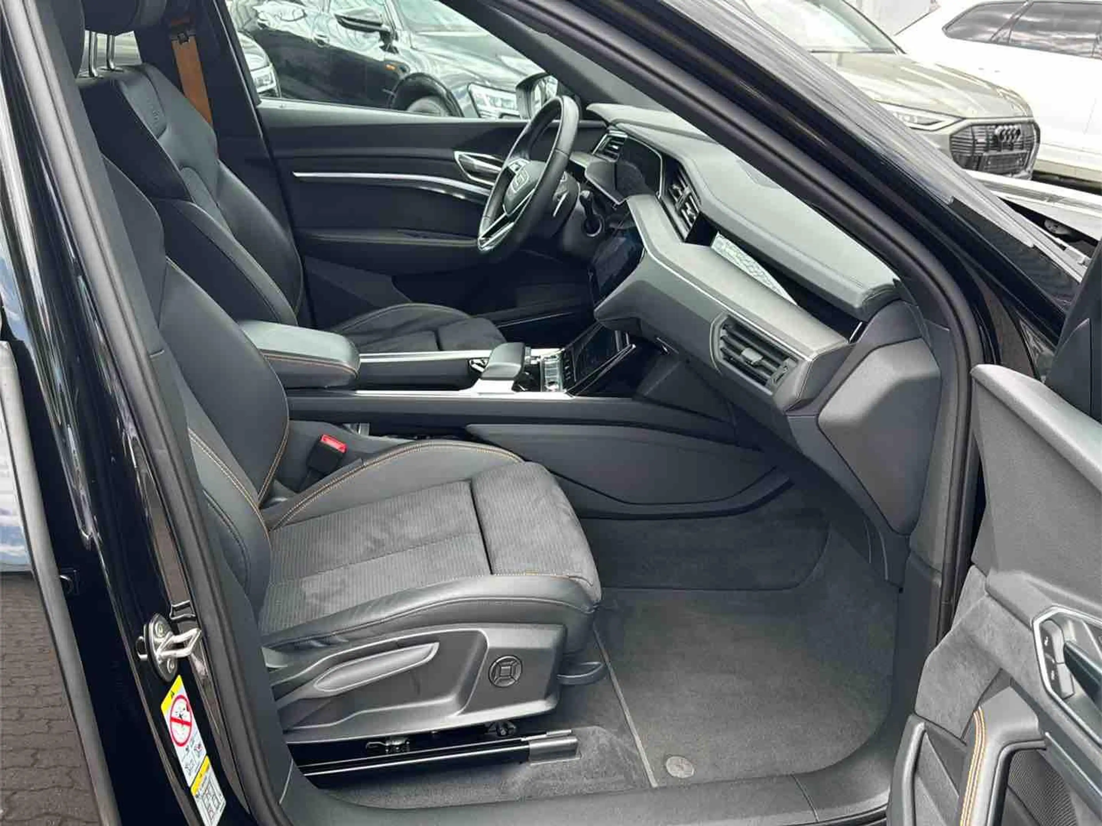 Audi e-tron 55 2x S line BLACK EDITION AHK B&O KAMERA — photo 15