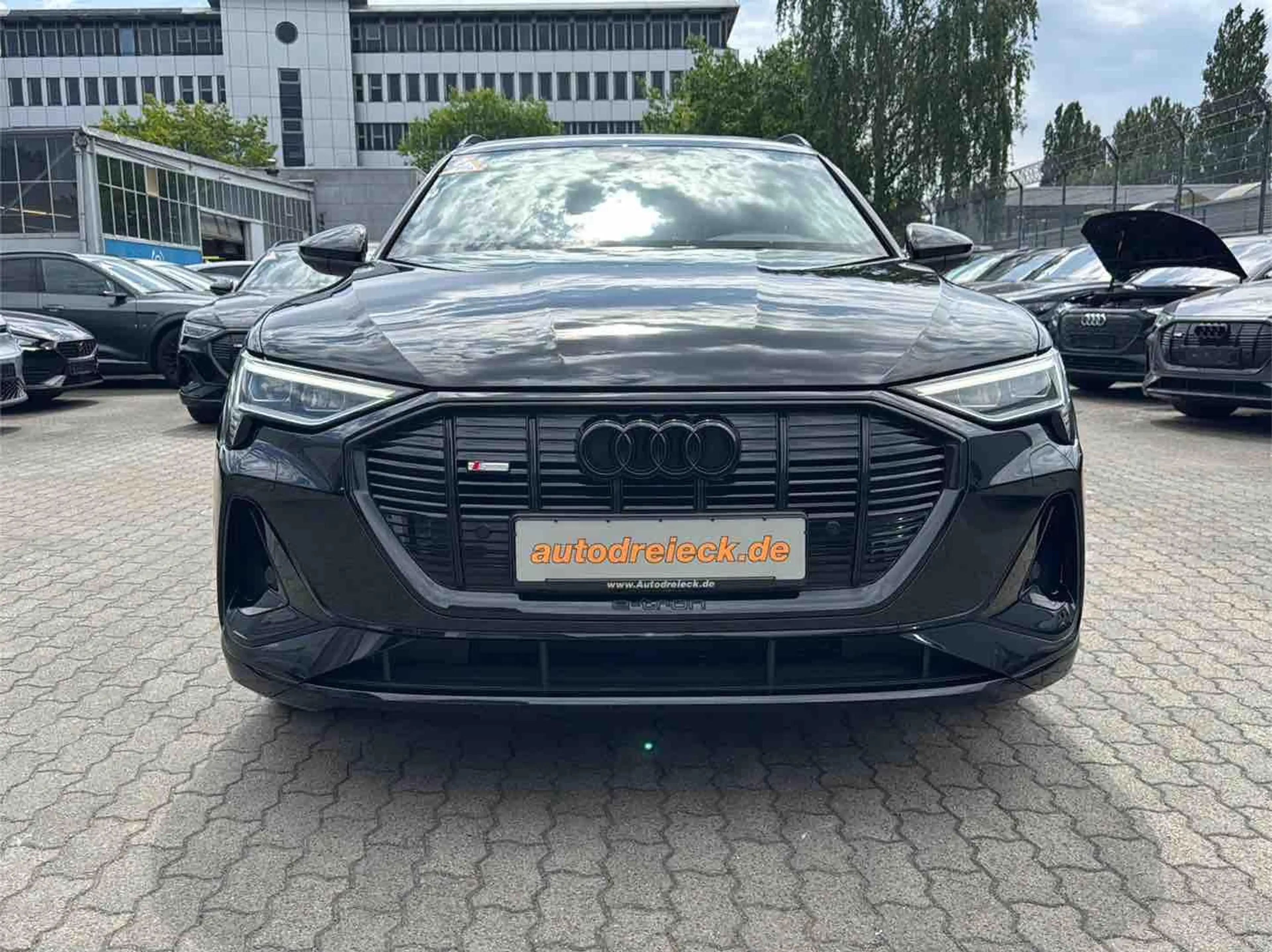 Audi e-tron 55 2x S line BLACK EDITION AHK B&O KAMERA — photo 4