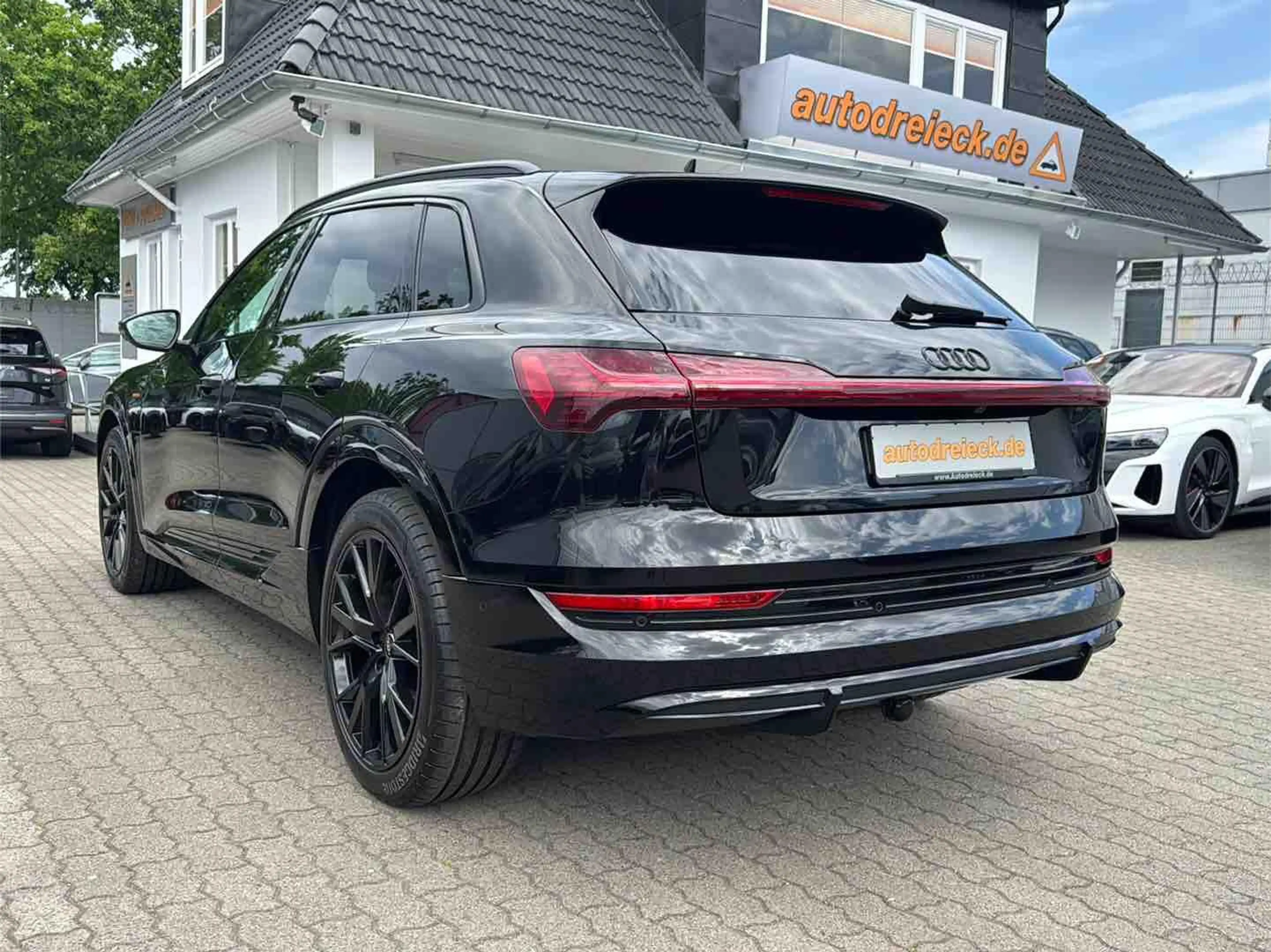 Audi e-tron 55 2x S line BLACK EDITION AHK B&O KAMERA — photo 11