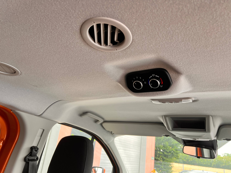 Ford Transit Custom 320 L1 Trend — photo 17