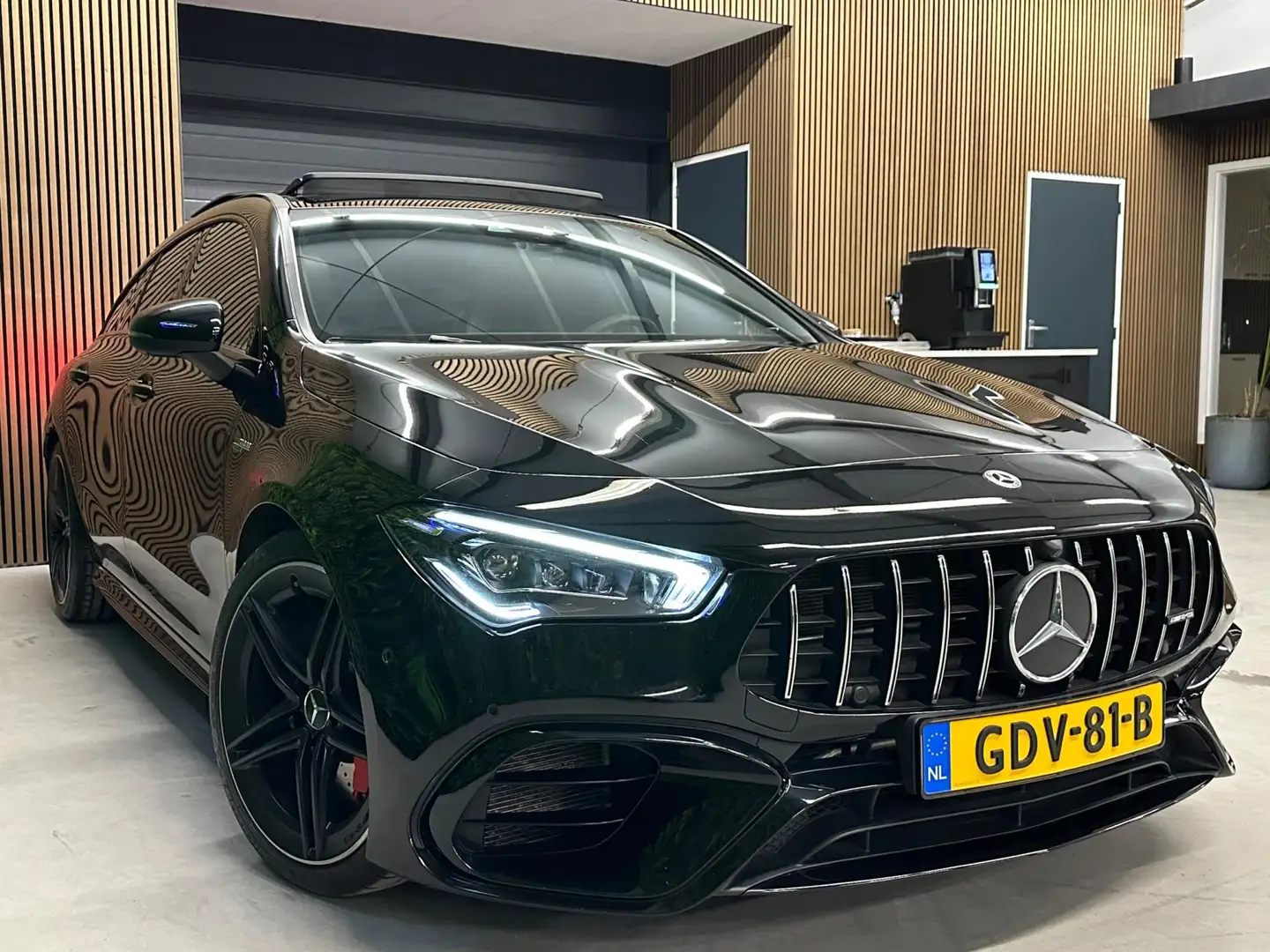 Mercedes-Benz CLA 45 AMG Shooting Brake S 4MATIC+ Premium Plus / Pano / Bur Zwart - 2