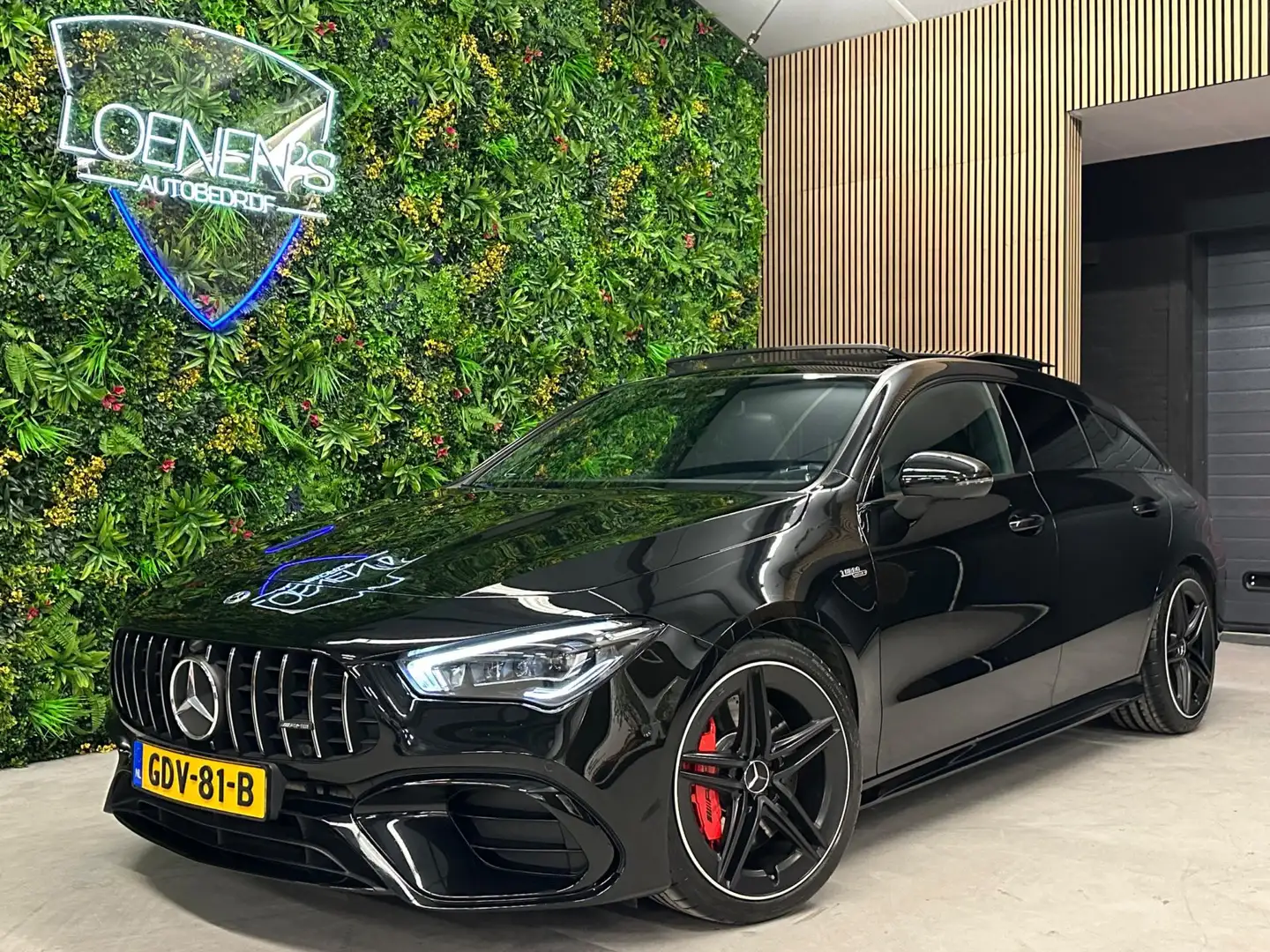 Mercedes-Benz CLA 45 AMG Shooting Brake S 4MATIC+ Premium Plus / Pano / Bur Zwart - 1